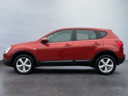 
										Nissan Qashqai AWD 2.0i AT Tekna full									