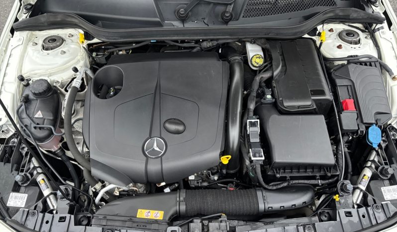 
								MERCEDES BENZ GLA 200 D full									