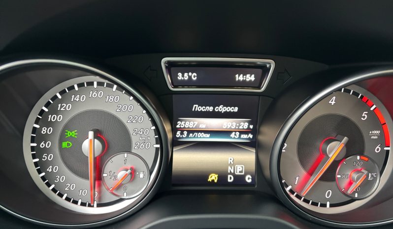 
								MERCEDES BENZ GLA 200 D full									