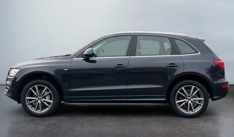 
								Audi Q5 S-line 2.0 TFSI Quattro full									