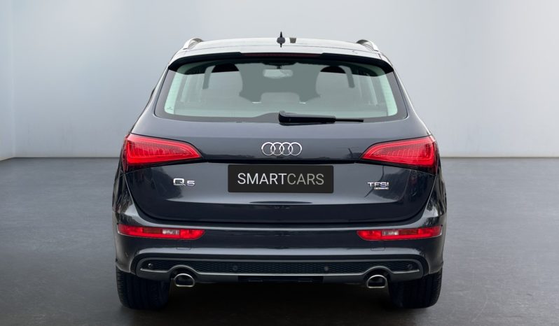 
								Audi Q5 S-line 2.0 TFSI Quattro full									