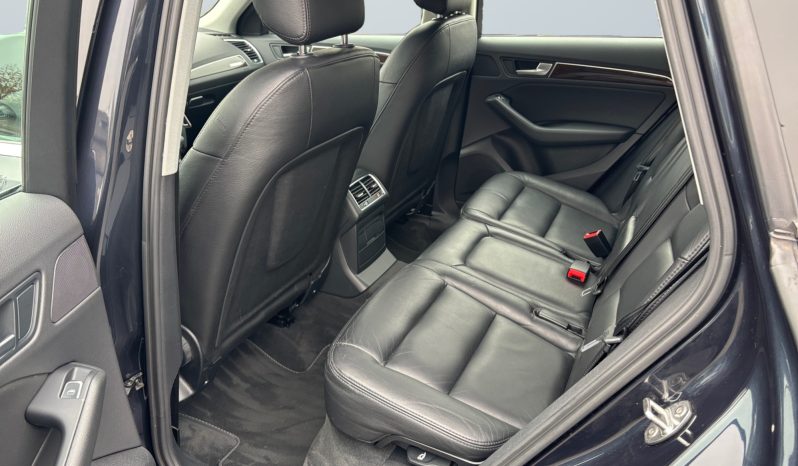 
								Audi Q5 S-line 2.0 TFSI Quattro full									