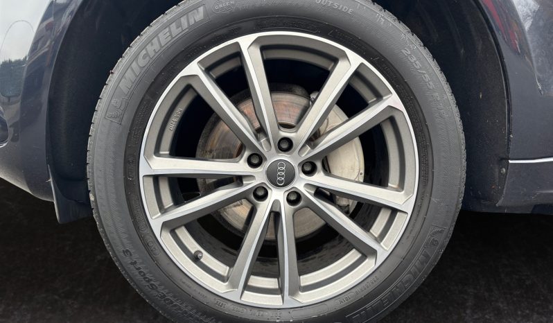 
								Audi Q5 S-line 2.0 TFSI Quattro full									