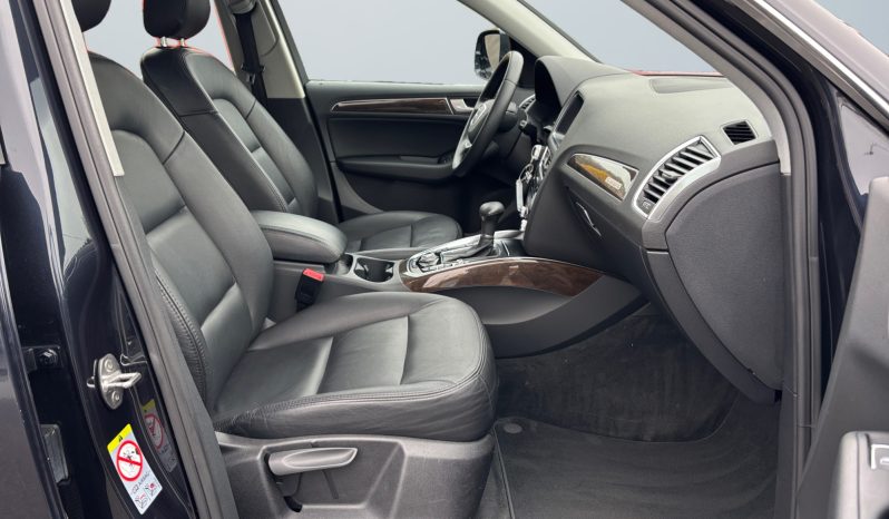 
								Audi Q5 S-line 2.0 TFSI Quattro full									