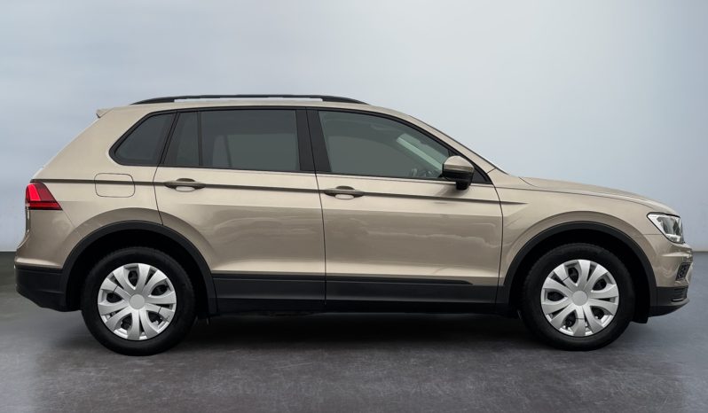 
								VW tiguan 2.0d AT full									