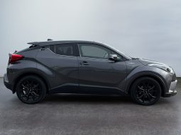 
										Toyota CH-R Hybrid 2019 full									