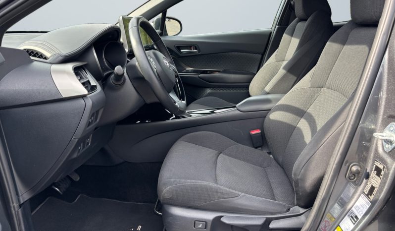 
								Toyota CH-R Hybrid 2019 full									