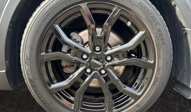 
								Toyota CH-R Hybrid 2019 full									