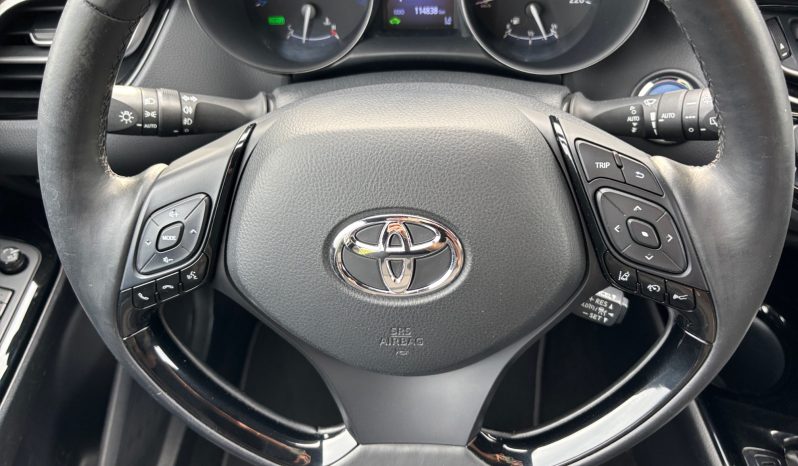 
								Toyota CH-R Hybrid 2019 full									