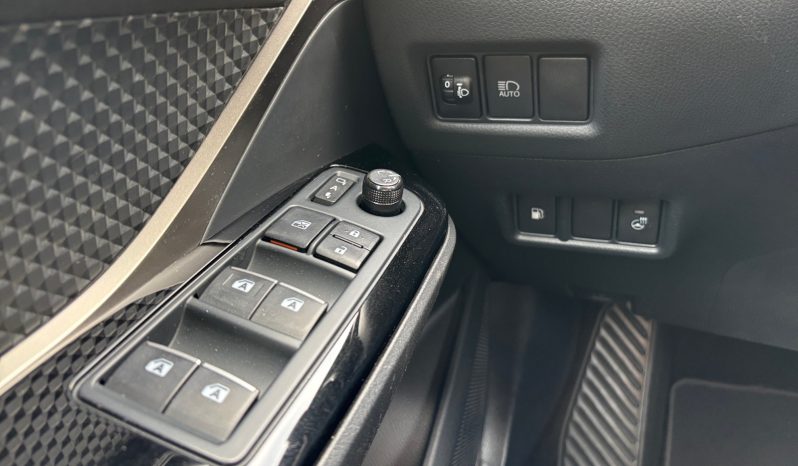 
								Toyota CH-R Hybrid 2019 full									