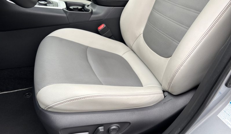 
								Toyota RAV4 Premium 2.5 Hybrid AWD full									