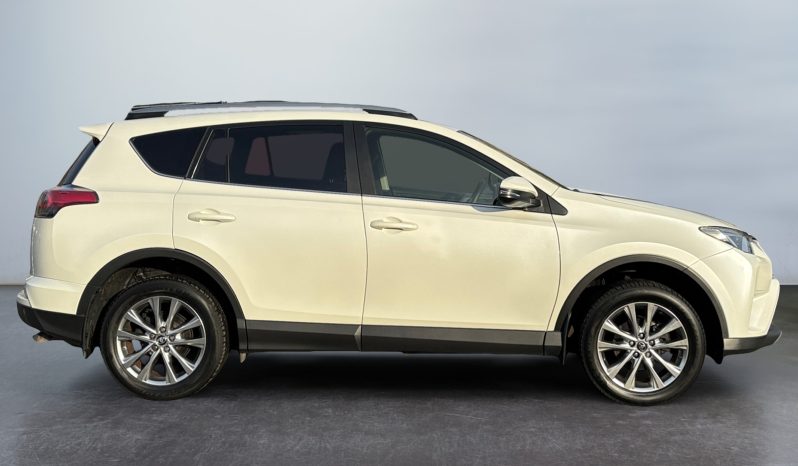 
								Toyota RAV4 Luxury 2.0 b/g AT AWD 2017 full									