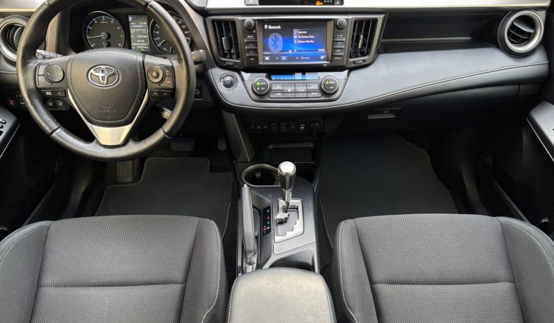 
								Toyota RAV4 Luxury 2.0 b/g AT AWD 2017 full									