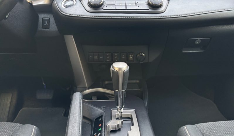 
								Toyota RAV4 Luxury 2.0 b/g AT AWD 2017 full									