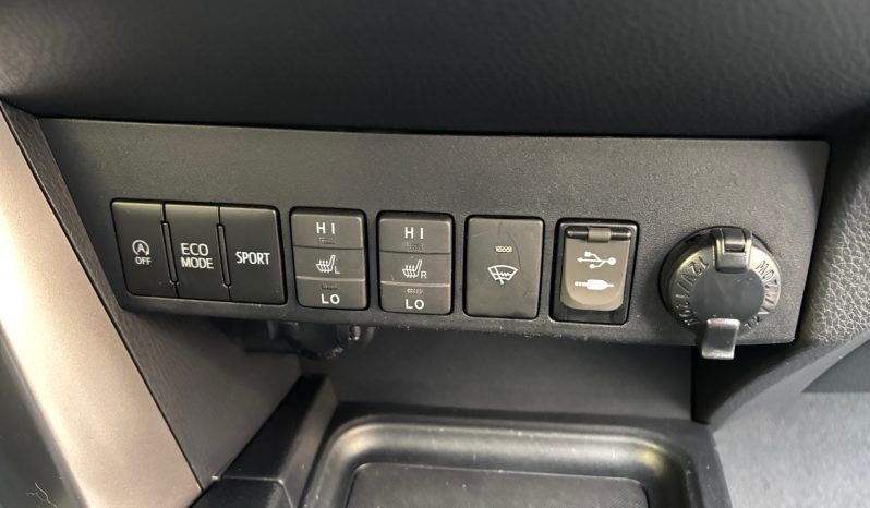 
								Toyota RAV4 Luxury 2.0 b/g AT AWD 2017 full									