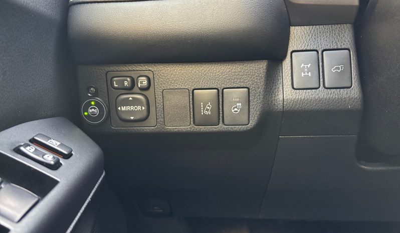 
								Toyota RAV4 Luxury 2.0 b/g AT AWD 2017 full									