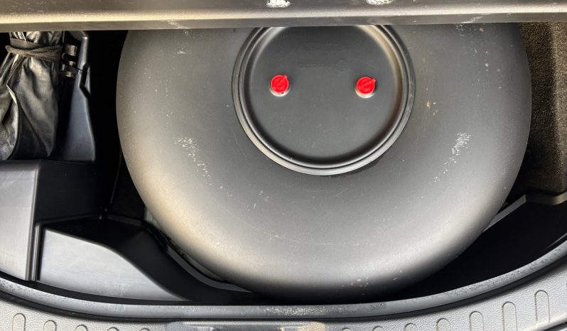 
								Toyota RAV4 Luxury 2.0 b/g AT AWD 2017 full									