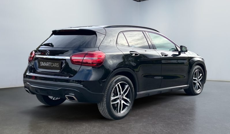 
								Mercedes-Benz GLA180 2017 full									