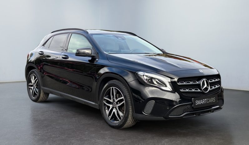 
								Mercedes-Benz GLA180 2017 full									