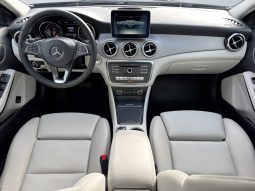 
										Mercedes-Benz GLA180 2017 full									