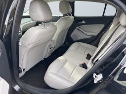 
										Mercedes-Benz GLA180 2017 full									