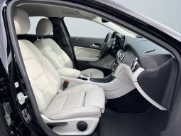 
										Mercedes-Benz GLA180 2017 full									