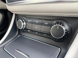 
										Mercedes-Benz GLA180 2017 full									