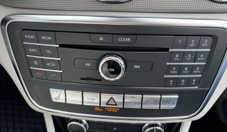 
								Mercedes-Benz GLA180 2017 full									
