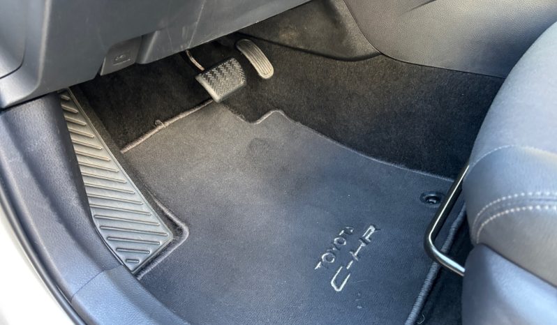 
								Toyota C-Hr 1.8 hybrid Style Plus BSM 2023 full									
