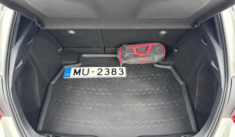 
								Toyota C-HR 1.8 Hybrid AT Style 2017 full									