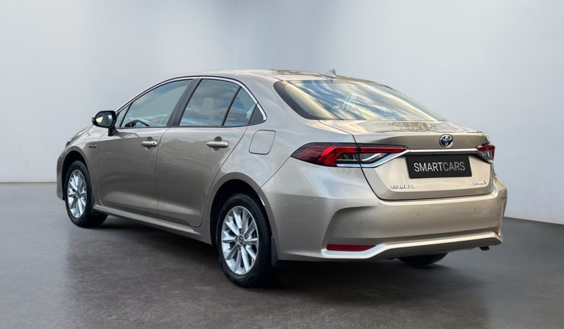 
								Toyota Corolla 1.8 hybrid AT full									