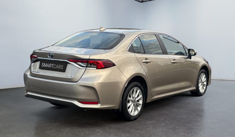 
								Toyota Corolla 1.8 hybrid AT full									