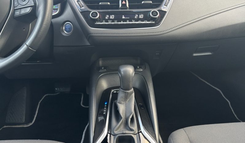 
								Toyota Corolla 1.8 hybrid AT full									