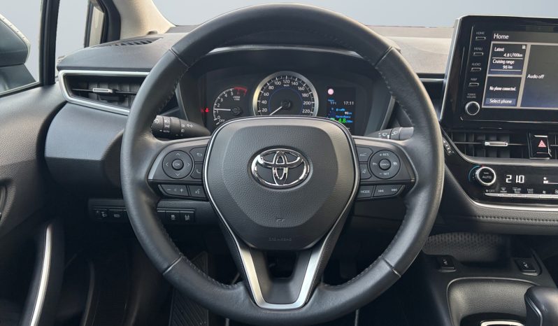 
								Toyota Corolla 1.8 hybrid AT full									