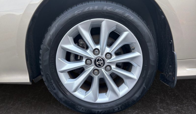 
								Toyota Corolla 1.8 hybrid AT full									