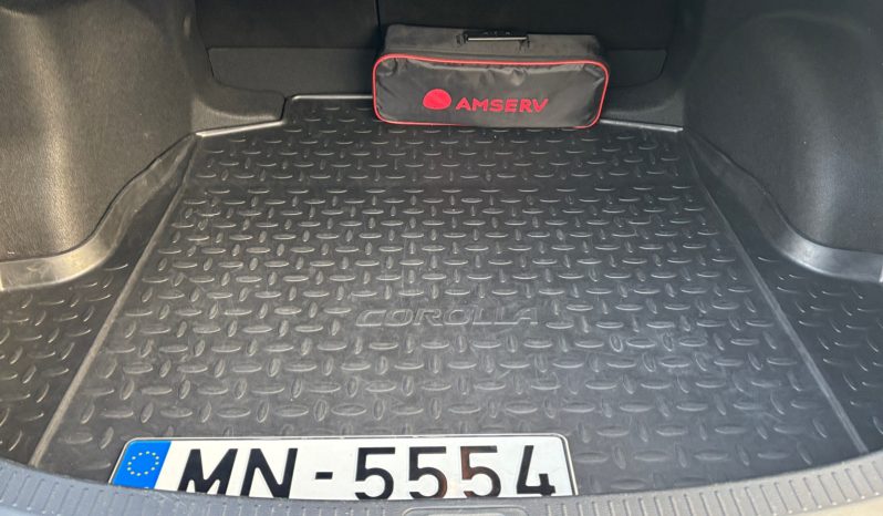 
								Toyota Corolla 1.8 hybrid AT full									