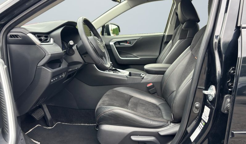 
								Rav4 Hybrid 2.5 Luxury Plus ar pusādas un Alcantara salonu 2021.g. full									