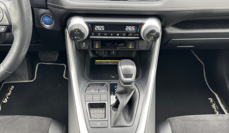 
								Rav4 Hybrid 2.5 Luxury Plus ar pusādas un Alcantara salonu 2021.g. full									