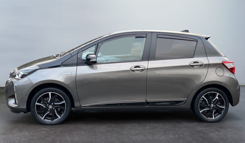 
								Toyota Yaris 1.5 hybrid AT. full									