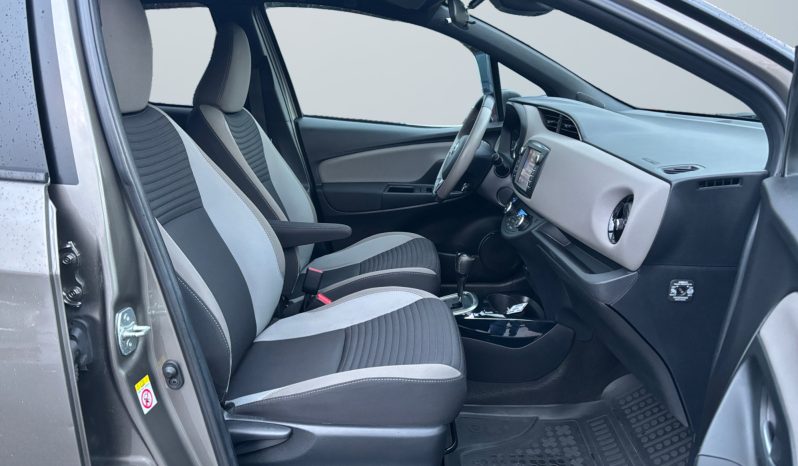 
								Toyota Yaris 1.5 hybrid AT. full									