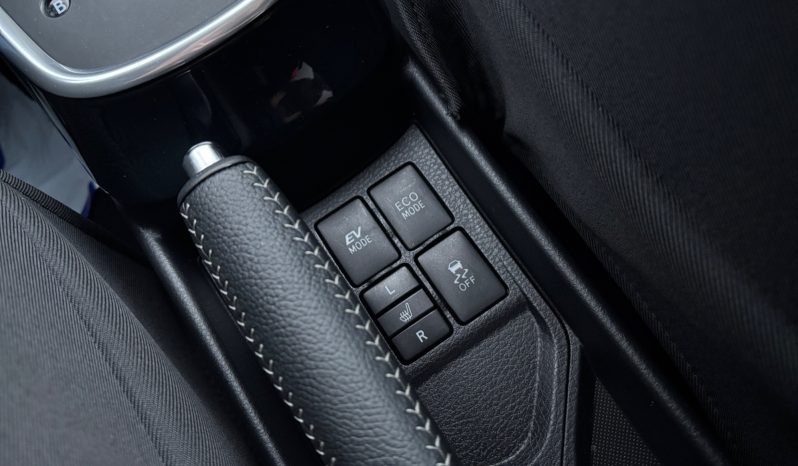 
								Toyota Yaris 1.5 hybrid AT. full									