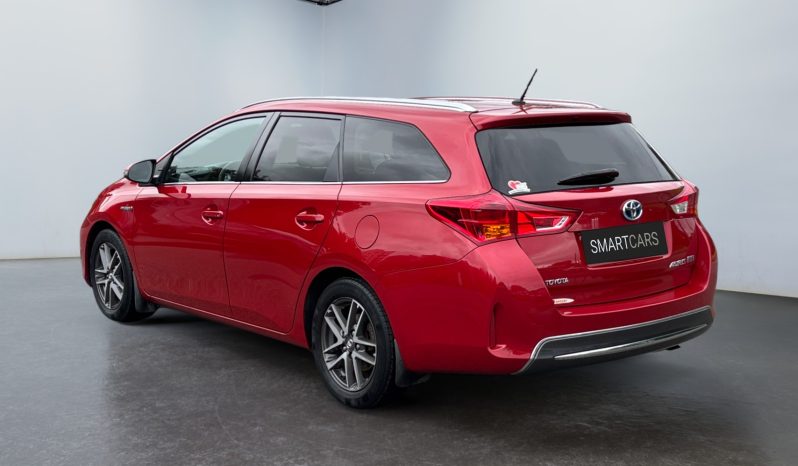 
								Toyota Auris 1.8 Hybrid full									
