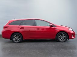 
										Toyota Auris 1.8 Hybrid full									