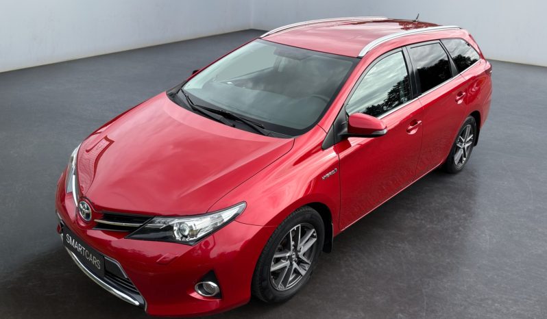 
								Toyota Auris 1.8 Hybrid full									