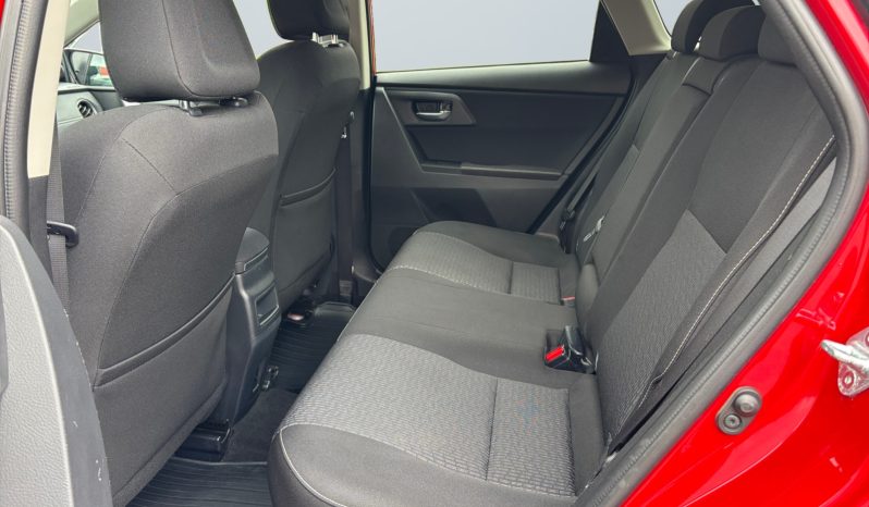 
								Toyota Auris 1.8 Hybrid full									