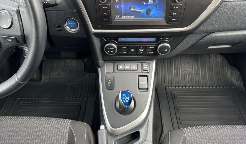 
								Toyota Auris 1.8 Hybrid full									