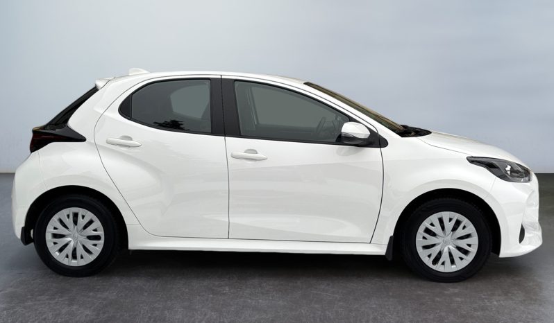 
								Toyota Yaris 1.5 6pk MT 2022.g full									