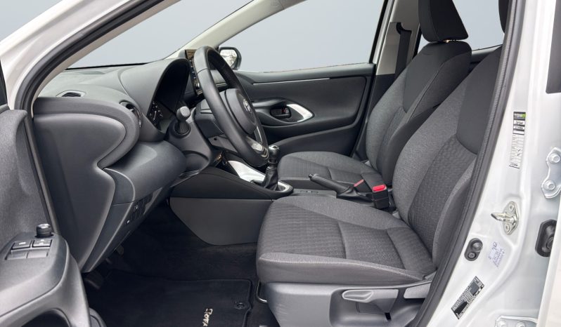 
								Toyota Yaris 1.5 6pk MT 2022.g full									