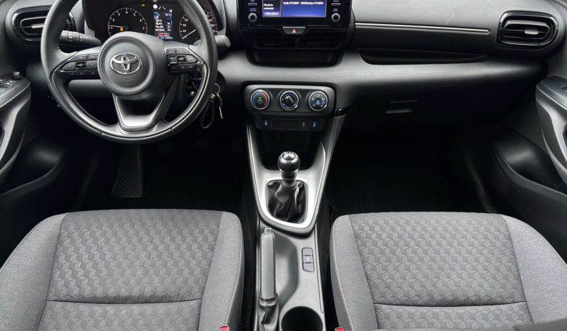 
								Toyota Yaris 1.5 6pk MT 2022.g full									