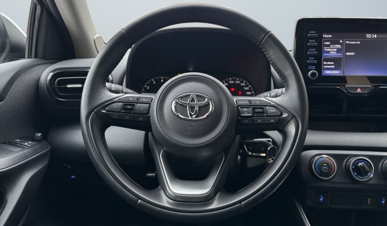 
								Toyota Yaris 1.5 6pk MT 2022.g full									